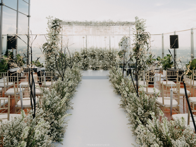 Dream Wedding Above The Clouds